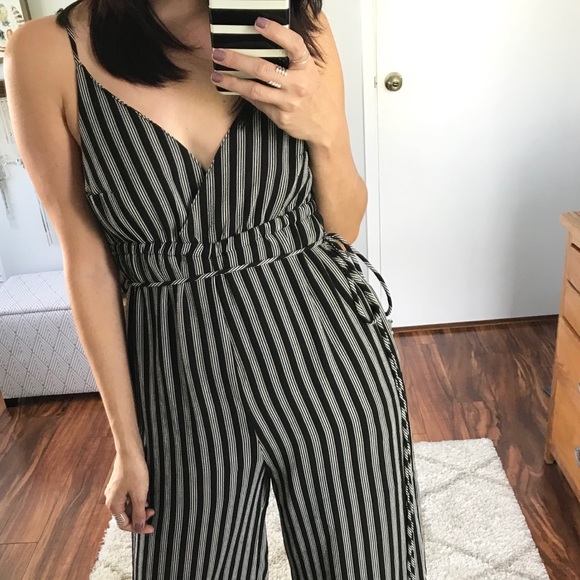 Last 1 | Striped Pocket Jumpsuit - Picture 3 of 8